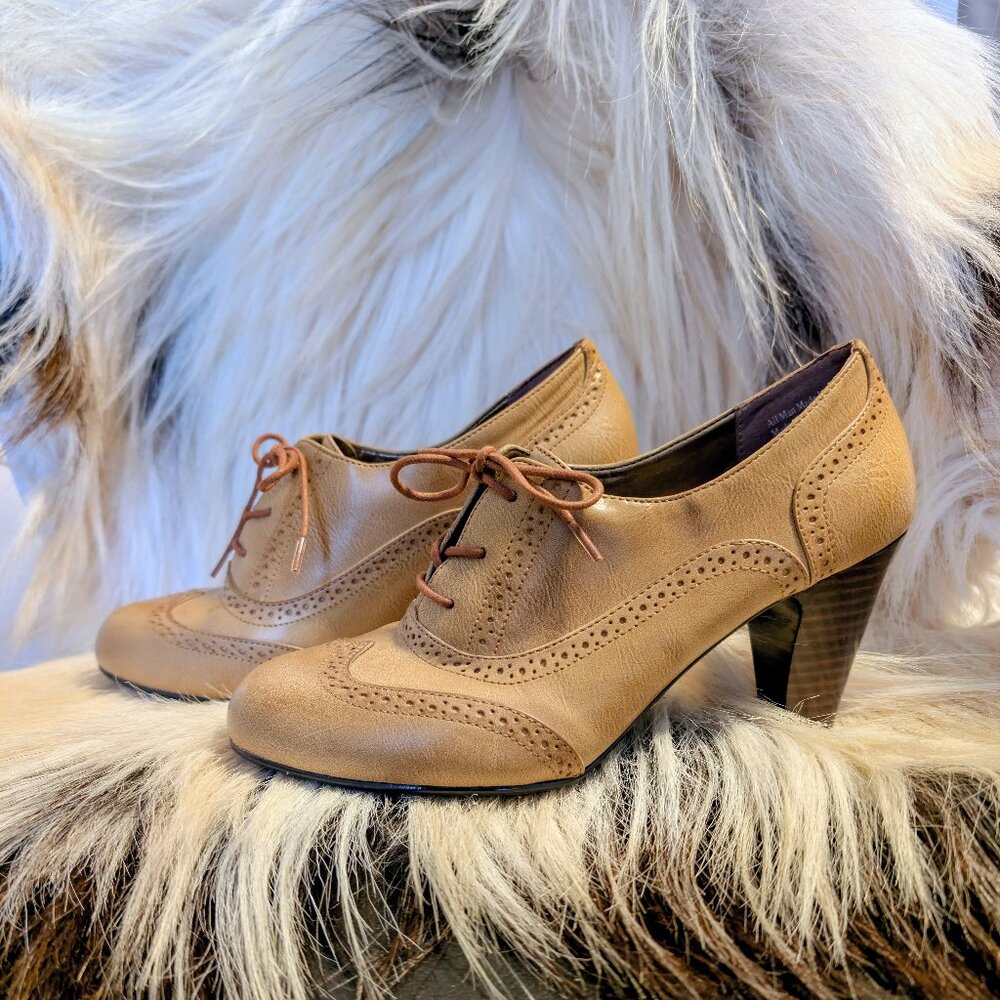 Kelly & Katie Women’s Oxford Heels Size 8 - Tan | Brogue Lace-up | Vintage Retro
